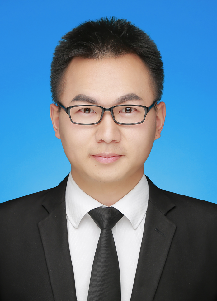李亮.png